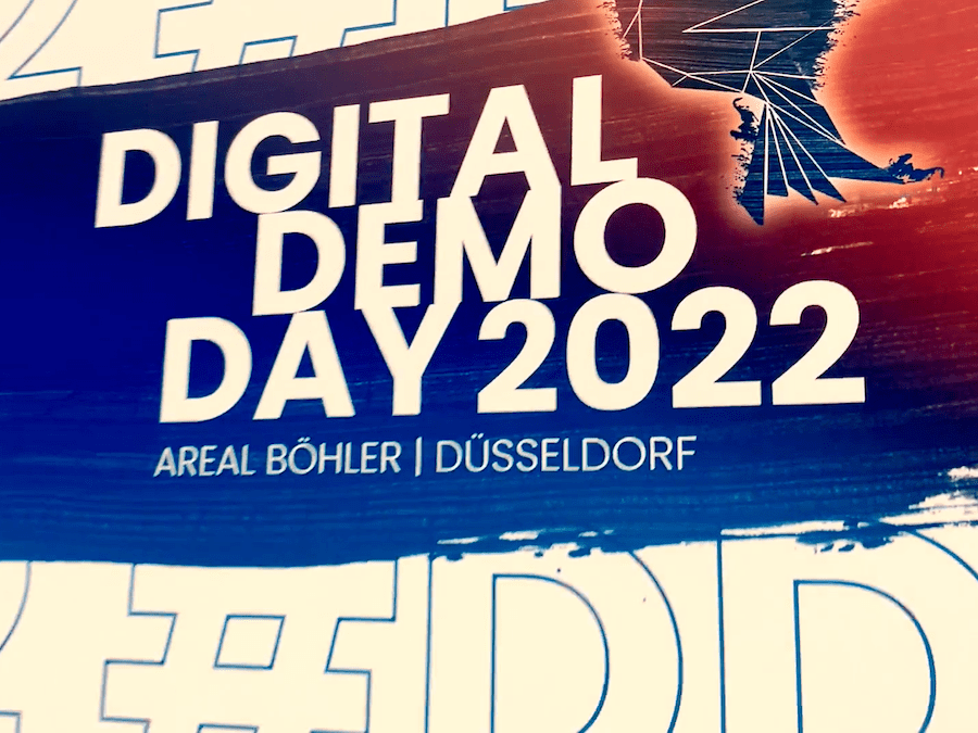 Reporter Harry Flint live @ DIGITAL DEMO DAY Düsseldorf 2022 Areal Böhler